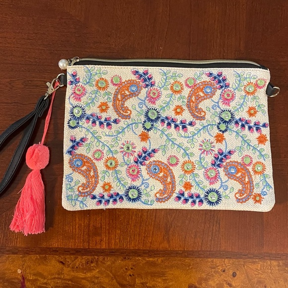 Classic Bags New Boho Floral Embroidered Paisley Tassel Zip Clutch